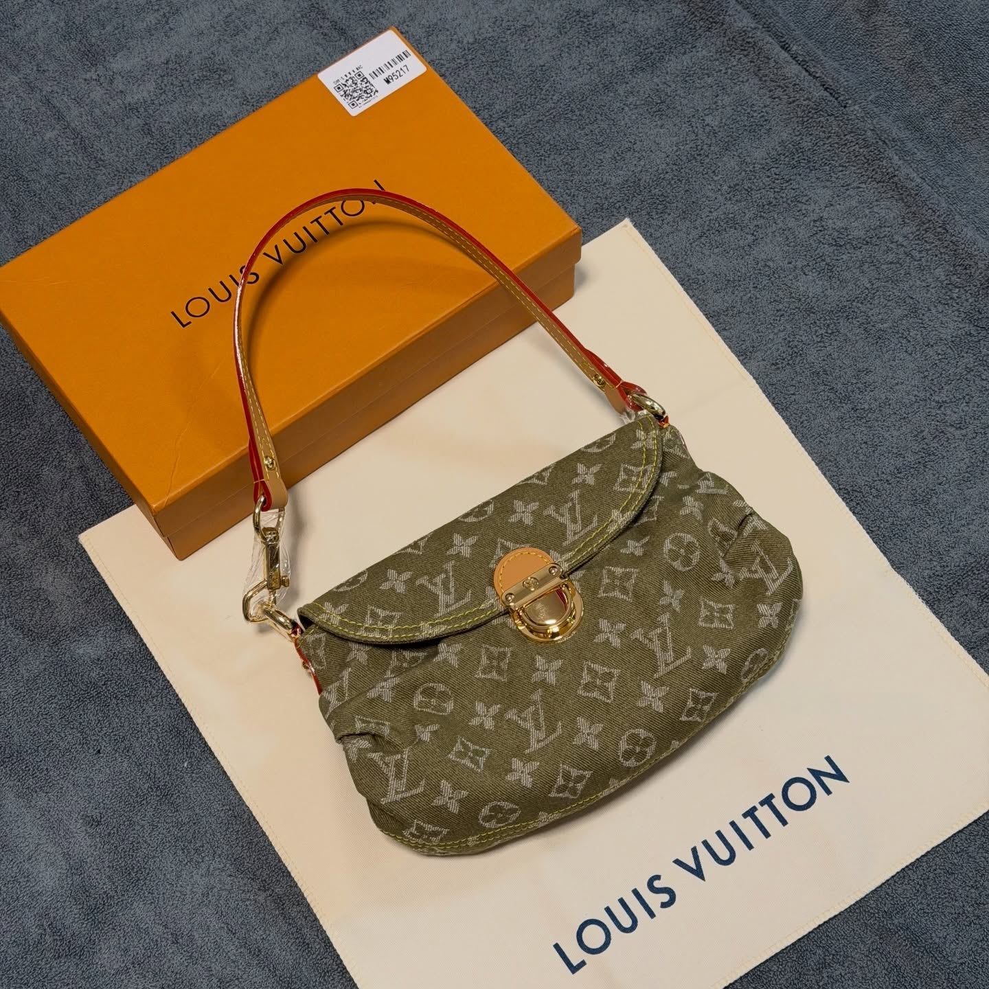 LV MINI PLEATY