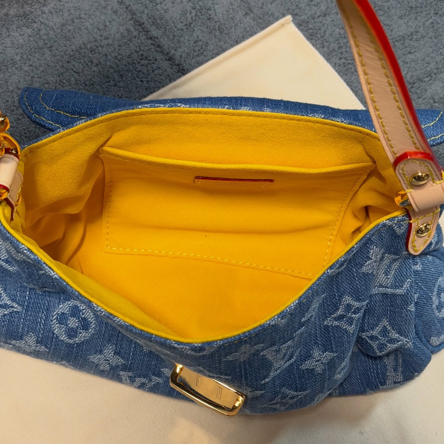 LV MINI PLEATY