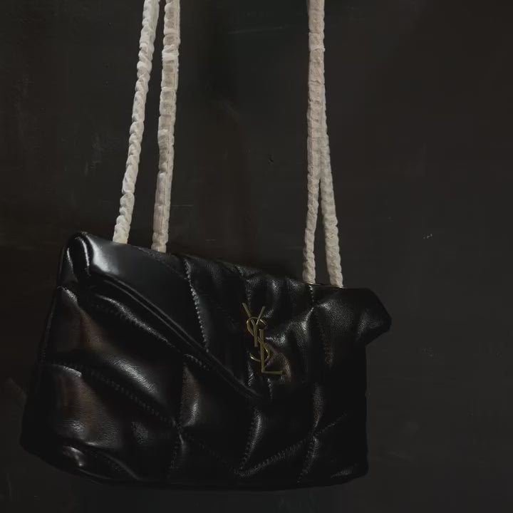Charger la vidéo : LOULOU SMALL EN CUIR MATELASSÉ